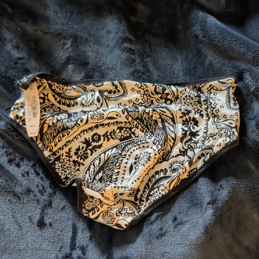 NWT Victoria's Secret Hip Huggers In Floral Leopard Print and Black Paisley - Picture 7 of 7